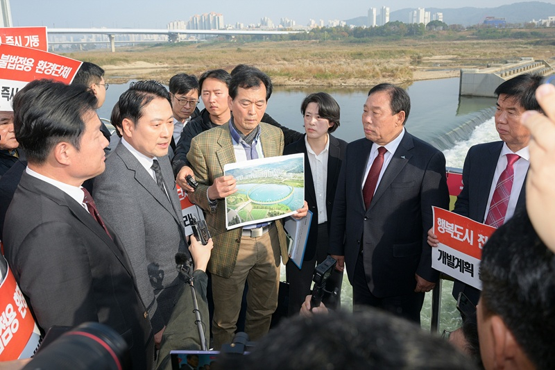 세종보_현장방문1(정책기획관) (1).jpg