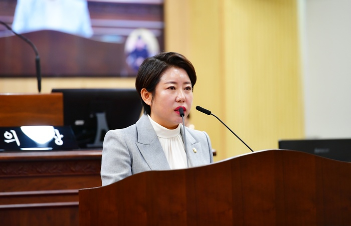 박근영 의원(발언사진).jpg