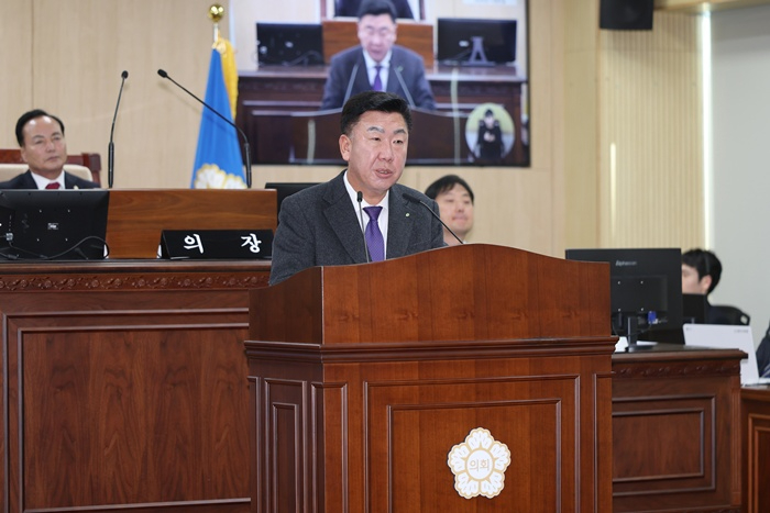 01.1 이범석 청주시장, 2026년 본예산안 및 시정운영 방향 발표. 사진(이범석 시장 시정연설).jpg