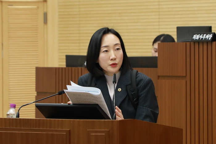 긴급현안질문(김효숙) (2).JPG