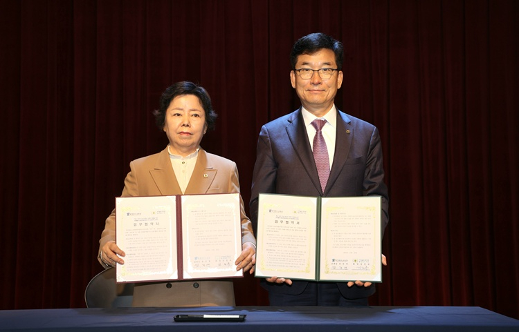 충북교육청, 새마을문고충북지부와 업무협약 체결 사진 1.jpg
