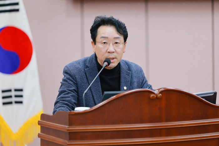2025-12-17_증평군의회 보도자료_이창규 증평군의회 의원, ‘노후 건축물 및 시설물 안전점검 강화 필요’ 5분 자유발언(1).jpg