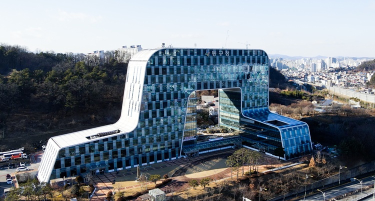 동구청 전경(겨울2).jpg