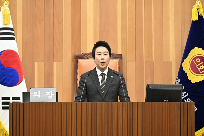 임채성 의장 (1).jpg