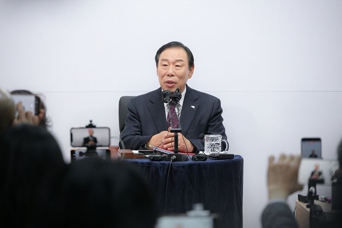 최민호 시장 기자간담회(정책기획관).jpg