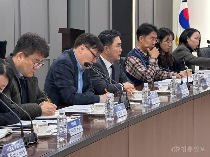 발언중인_김종민_의원.jpg