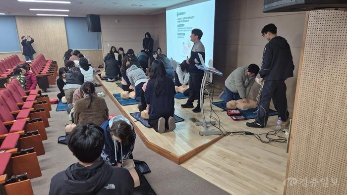 세종시교육청, 교직원 심폐소생술 등 응급처치교육 지원 확대2.jpg