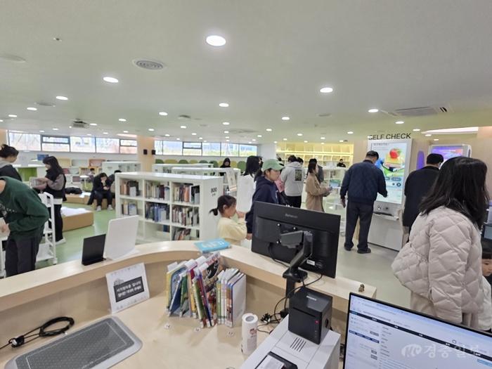 ‘평생교육원 이도마루 도서관, 주말마다 북적 가족 독서 명소로 자리매김”1.jpg