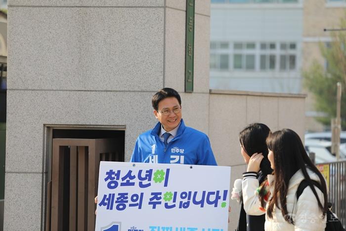 학교앞1.jpg
