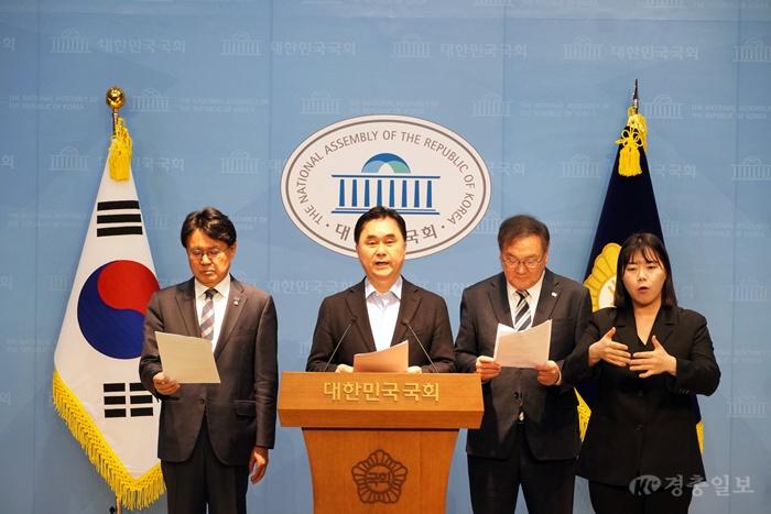 김종민의원1.jpg