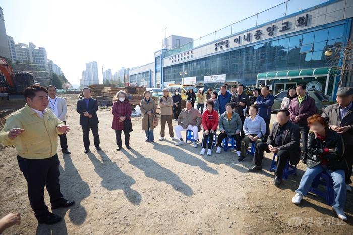 2. 오세현 아산시장, 동부권 노인복지관 신축 예정지 점검(1).jpg