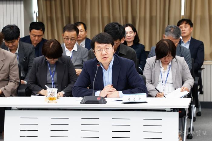 (4 29) 유성구 구청장 예비후보 등록에 권한대행 체제 전환 사진.jpg