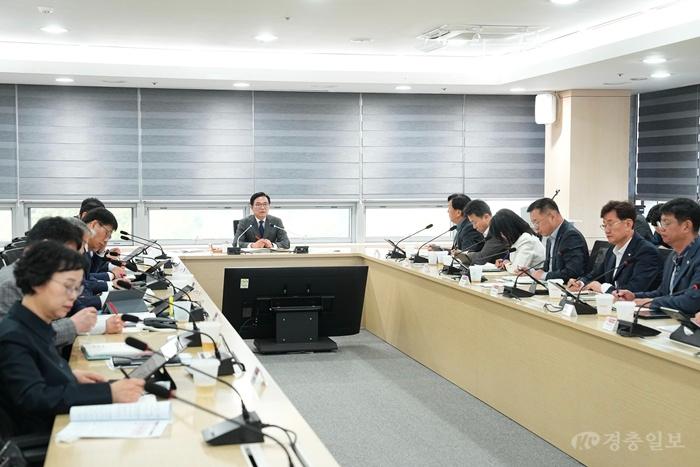 홍보담당관(김석필 권한대행 확대간부회의서 지방선거 엄정한 관리 및 가정의달 안전대책 마련 지시) (1).jpeg
