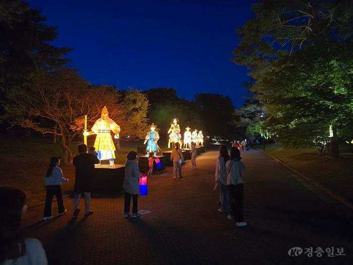 1. 아산시, 현충사 달빛야행 ‘역대급 인파’ 몰리며 대성황... 야간 관광의 정수 선보여(1).jpg