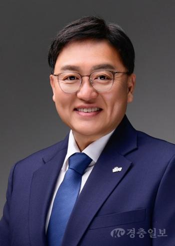 공식프로필_고화질.jpg
