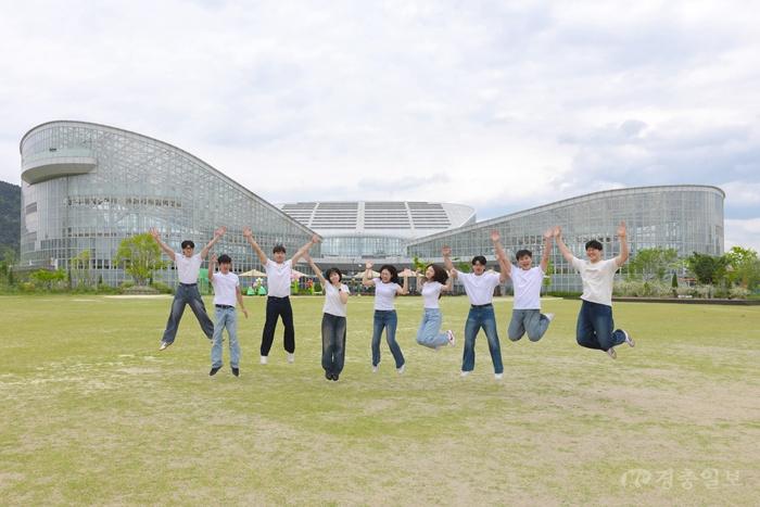 (20260511) 세종청년센터, 국립세종수목원에서 청년의 봄을 담다_사진.jpeg