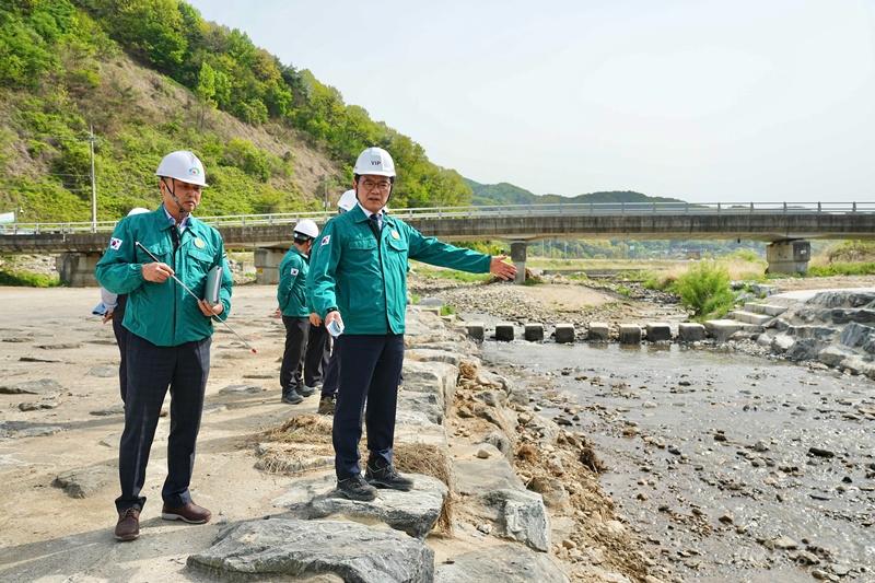 안전총괄과(김석필 권한대행 재해복구 사업 현장 점검-풍서천 지방하천 천수지구 복구사업) (3).jpeg