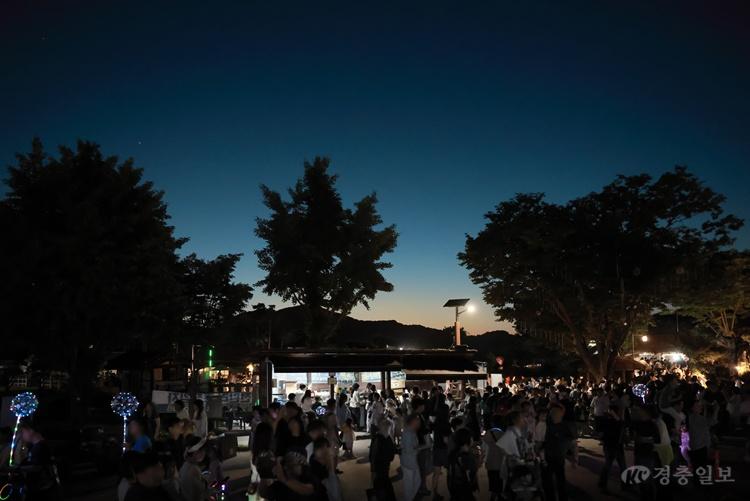 1. 500년 고택의 밤, 11만 명을 사로잡다… 아산 외암마을 야행 대성공(2).jpg