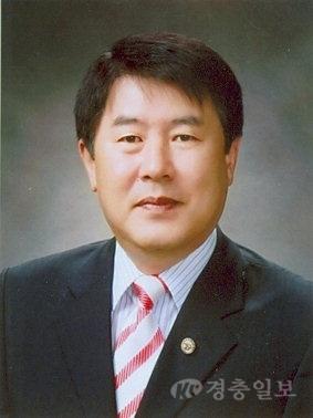 이중용.jpg