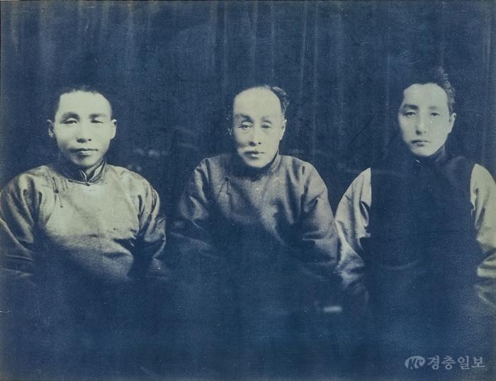 사적관리소(김구, 이동녕, 엄항섭 모습).jpg
