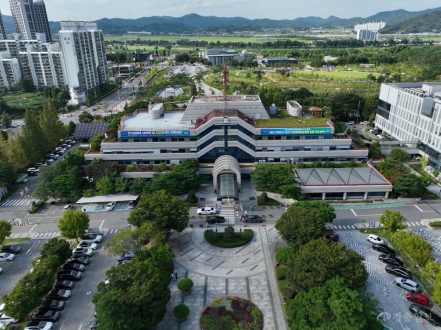 아산시청 전경.jpg