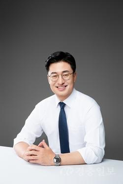 김명식 진천군수 당선인 사진.jpg