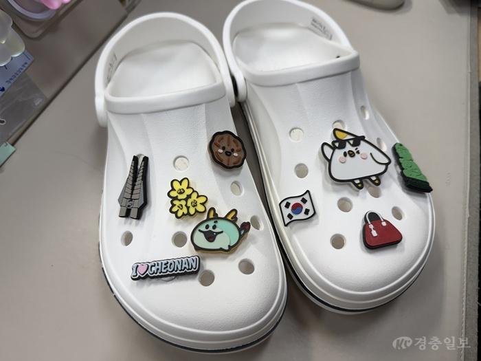 관광과(누비&또와 활용품 기념품 공모전 수상작 -슈즈참).jpg