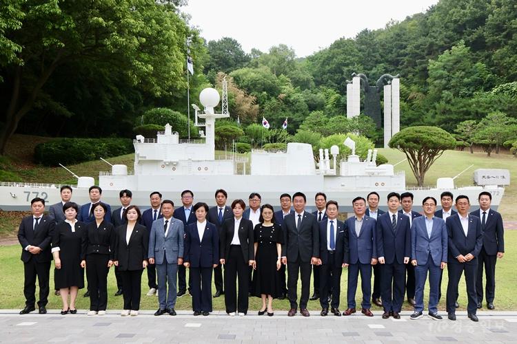 사진2(제10대 천안시의회 개원).jpeg