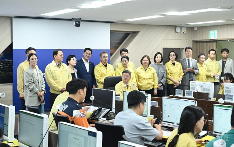(260709) 세종시의회 안신일 의장, 세종시 재난안전대책본부 긴급 방문2.JPG