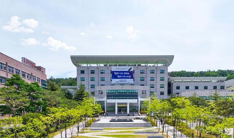 국립한밭대학교 혜윰광장.jpg