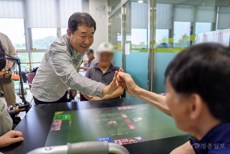 1. 지난 7월 1일 이재영 증평군수 증평군 장애인복지관 방문.jpg
