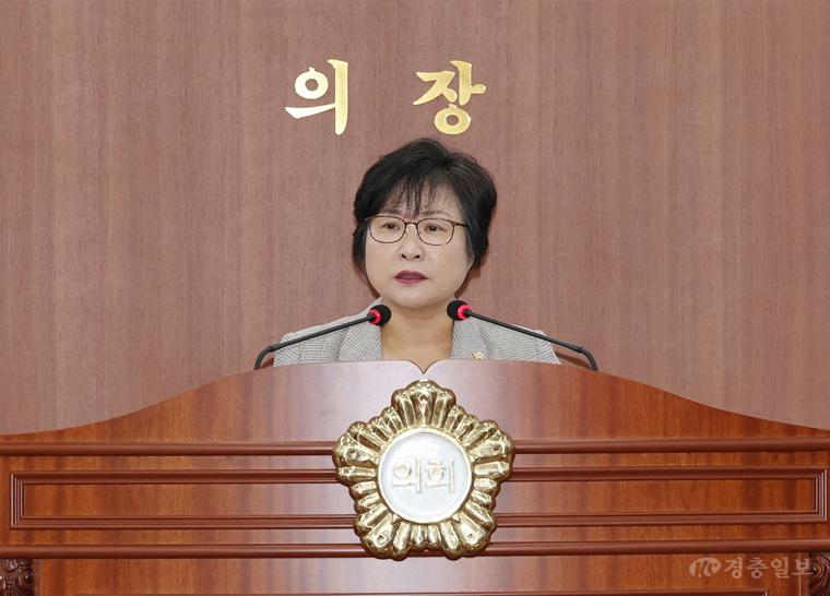 사진1_정란홍 의원이 5분발언을 하고 있다.JPG