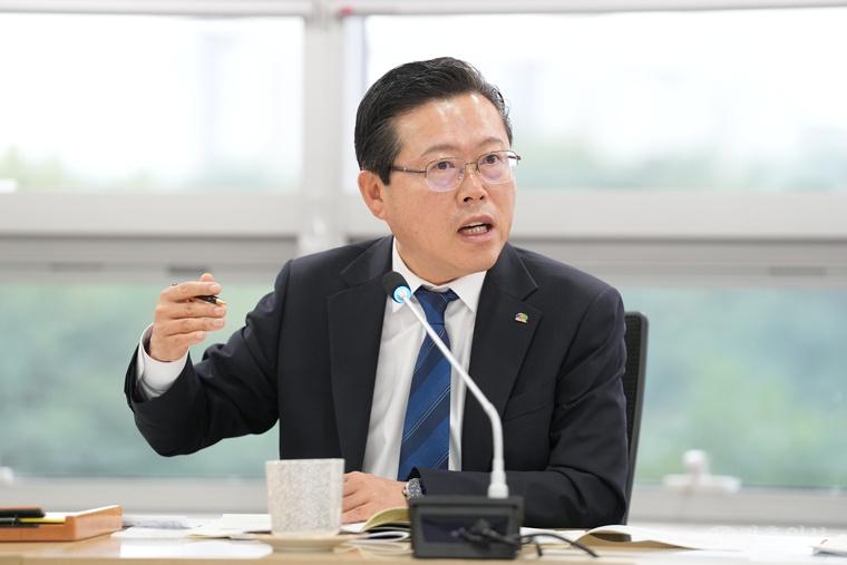 장기수 천안시장.jpeg