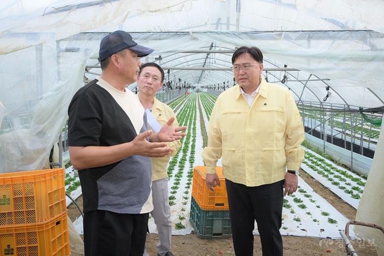 연동면_농가_방문(자연재난과).jpg