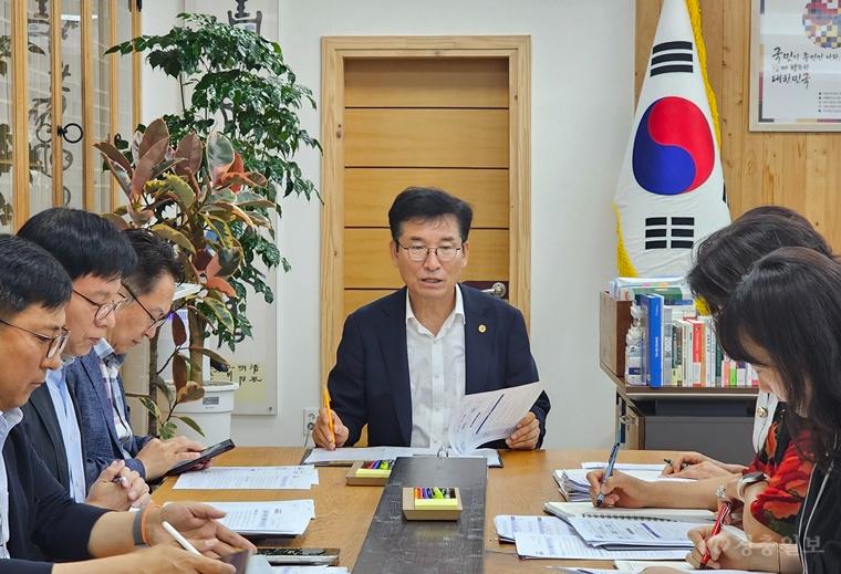 (8.7. 추가보도자료)윤건영 교육감, AI 대전환 시대, 몸근육,마음근육,예술근육으로 미래교육 준비해야 사진.jpg