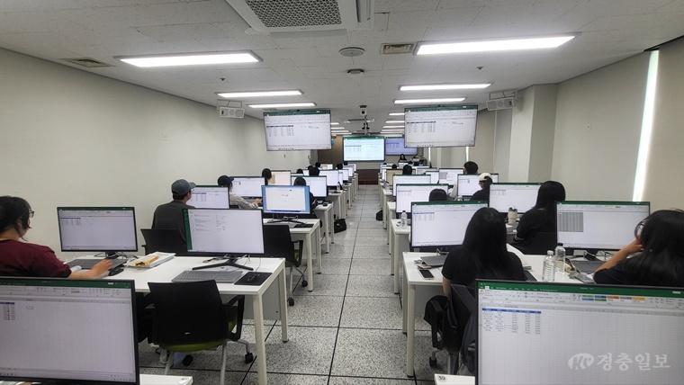 국립한밭대학교 대학일자리본부 2026 컴퓨터활용능력 향상 과정 운영 모습1.jpg