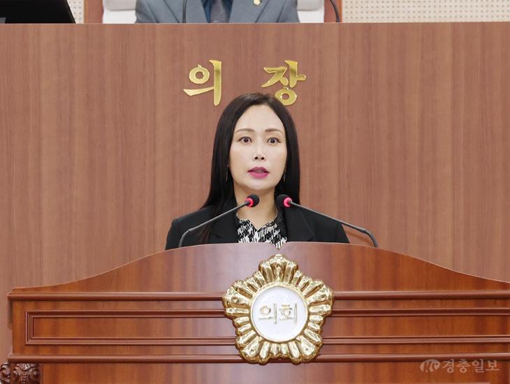 사진1_이강미 의원이 5분 발언을 하고 있다.JPG