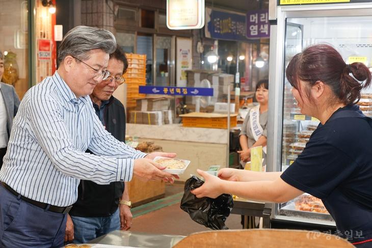 (8 25) 1 유성구 전통시장·골목상권 소비 촉진 온누리듬뿍쇼 사진1.jpg