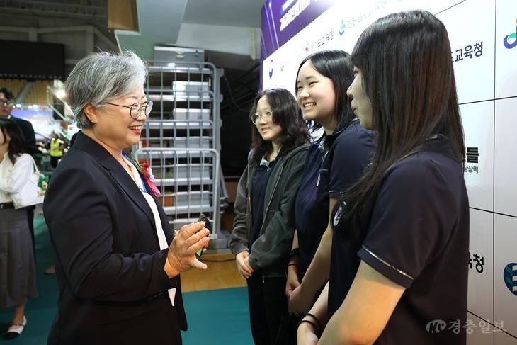 강미애 세종시교육감, “그간 흘린 땀방울과 노력 유감없이 발휘하길”1.jpg