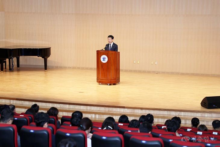 (9. 2. 추가보도자료) 윤건영 교육감, 9월 월례조회 실시(사진2).jpg