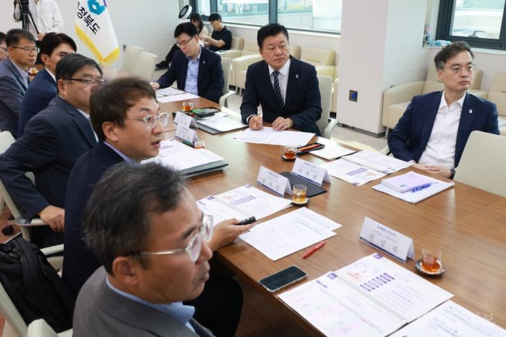 20260915 - 오송화장품엑스포 실행계획 보고회(여는마당, 도지사) (1).jpg