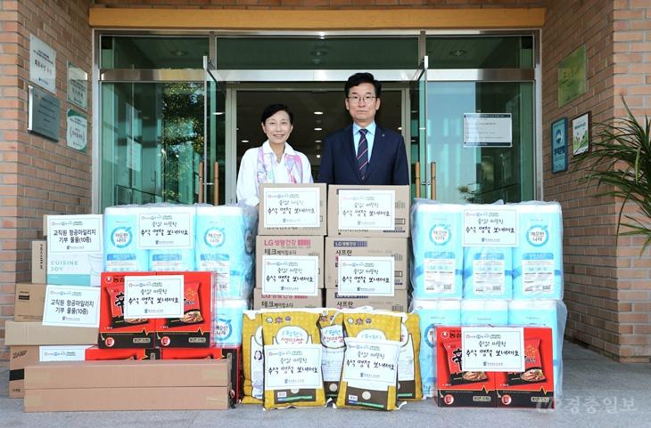 충북교육청, 추석 앞두고 아동복지시설 방문(사진1).jpg