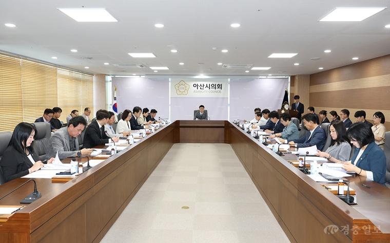 사진1_지난 2026년 제3회 의원회의 개최 모습.JPG