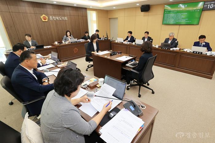 20261014- 제438회 임시회 1차 교육위원회 (5).jpg