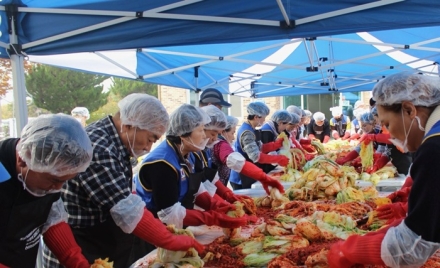 진천, ‘사랑의 김장’으로 겨울 온정 나눠
