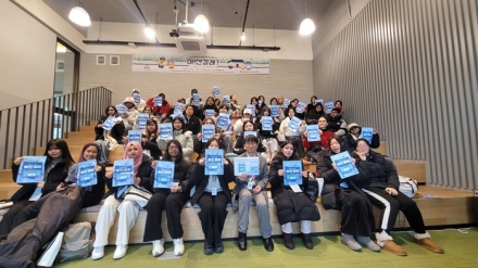 아산시, 선문대 유학생 대상 ‘아산페이(CHAK)’ 앱 설치·충전까지 현장 지원
