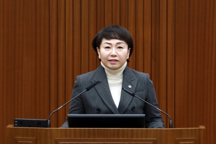 홍나영 의원, 공직사회 선도적 실천 강조… 종이 없는 의정활동도 제안