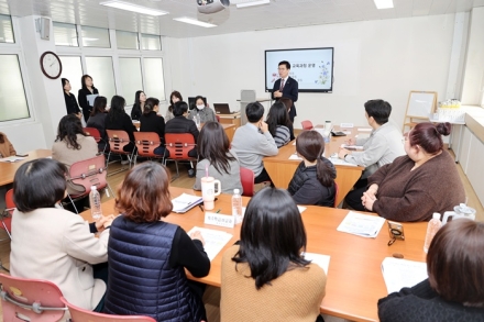 윤건영 충북교육감, 봉정초 방문… 새학년 교육과정 준비 점검