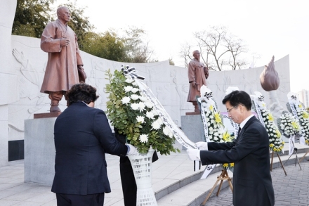 충북교육청, 제107주년 3‧1절 맞아 청주 현충시설 참배