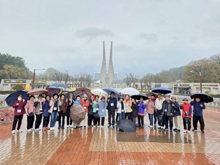 신흥사랑주택, 어르신 봄나들이로 활력 충전